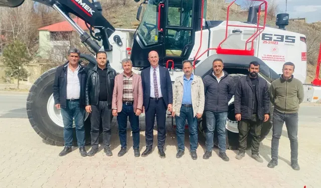 Esendere Belde Belediyesi’ne Çevre ve Şehircilik Bakanlığı’ndan İş Makinesi Desteği