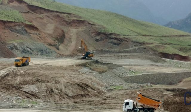 Hakkari’de İkinci Futbol Stadyumu İçin Çalışmalar Başladı