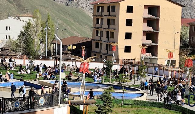 Vatandaşlara Daha Konforlu Alanlar: Hakkari'de Parklar Yenileniyor
