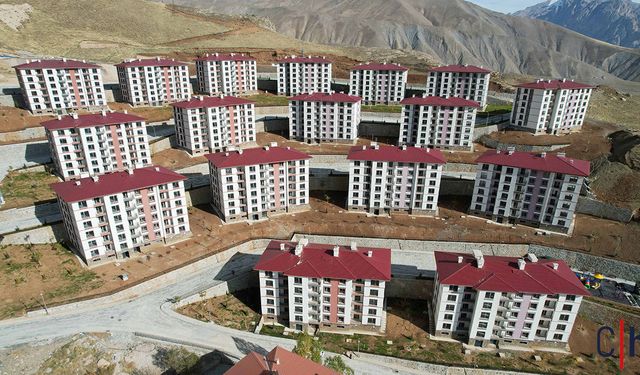 Hakkari’de 1557 Konut İçin Kura Çekildi: İsmi Çıkmayanlar Ücret İadesini Nasıl Alacak?