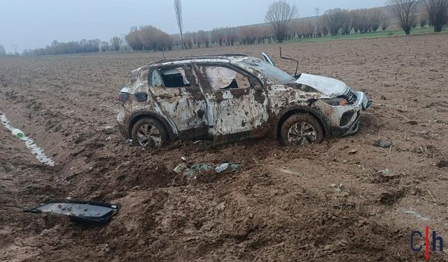 Kontrolden Çıkan Otomobil Şarampole Devrildi: 2 Yaralı