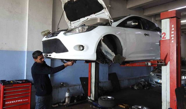 Oto Tamir Sektöründe Eleman Krizi: 50 bin TL Maaşla Ustalar Çırak ve Kalfa Bulamıyor!