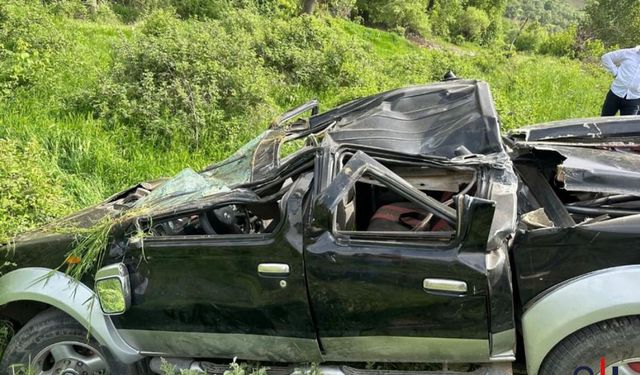 Hakkâri’de Trafik Kazası: Şarampole Yuvarlanan Araçta 4 Kişi Yaralandı