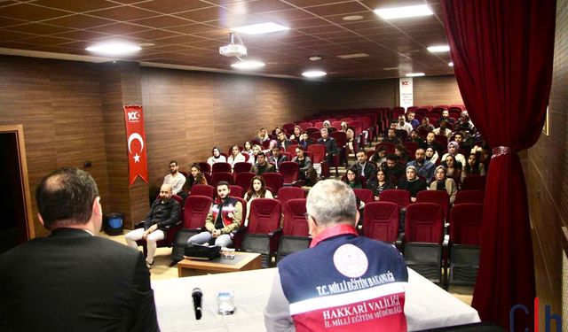Yüksekova’daki Öğretmenlere Yangın ile Afet ve Acil Durum Semineri