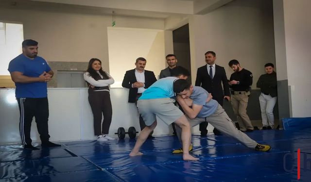 Hakkari'yi Temsil Eden Sporculara Kaymakam Kumcu'dan Tebrik