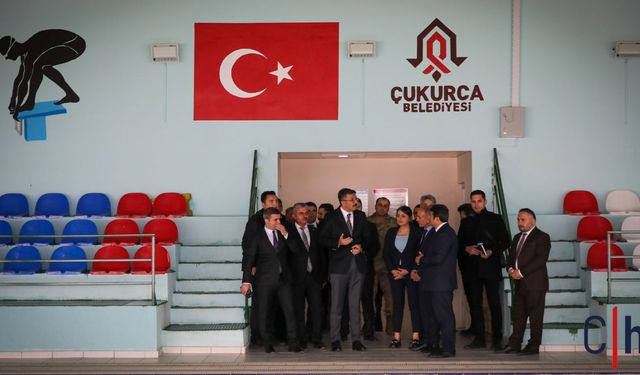 Vali Ali Çelik, Çukurca Kapalı Yüzme Havuzunda İncelemelerde Bulundu