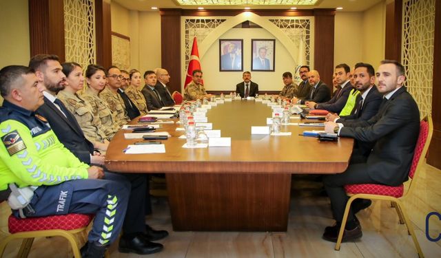 Hakkâri’de Suç Oranlarında Düşüş: Asayiş Toplantısı Gerçekleştirildi