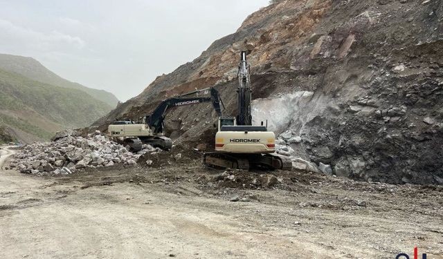 Ölüm Yolu Tarih Oluyor: Kayalara Karşı Duvar Örülüyor!