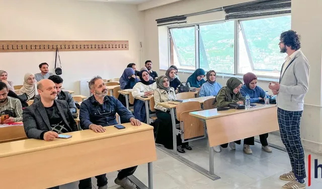 Hakkari Üniversitesi'nde Farsça Medya ile Dil Öğrenme Deneyimi
