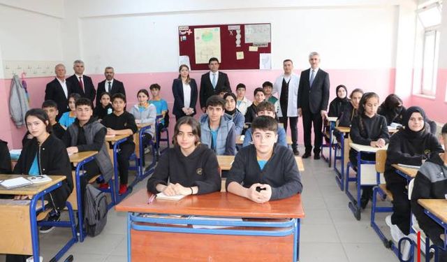 Bakan Yardımcısı Yılmaz’dan Hakkâri’ye Eğitim Odaklı Ziyaret