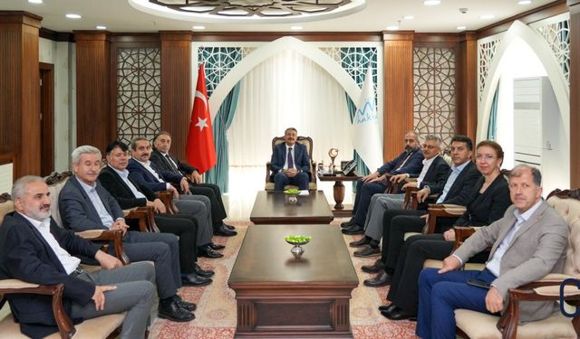 Üniversite ve Eğitim Sendikası Yetkililerinden Vali Ali Çelik’e Ziyaret