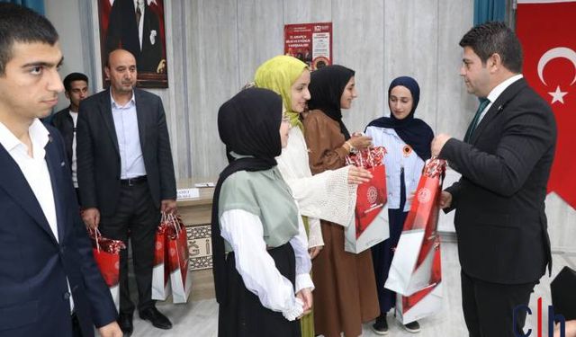 Hakkari'de 12. Arapça Bilgi ve Etkinlik Yarışmaları Coşkuyla Gerçekleştirildi