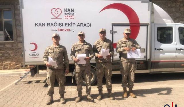 Jandarma Personeli, Hakkari’de Kan Bağışı Kampanyasına Katıldı