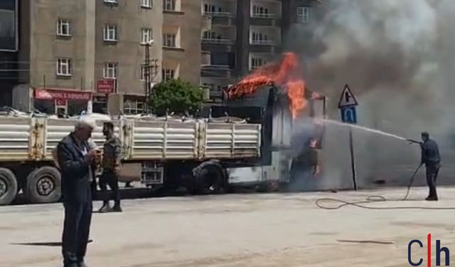 Hakkari’de Maden Yüklü Tır Kullanılamaz Hale Geldi