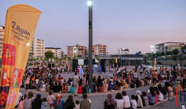 Gezici Çocuk Tiyatro Günleri 13 İlçede Binlerce Çocuğa Ulaştı