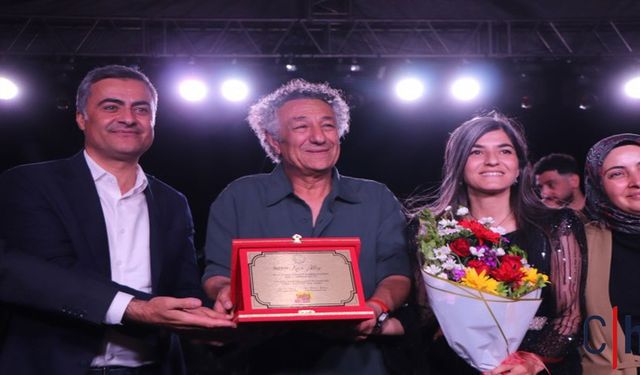 Kürt Sanatçı Xêro Abbas: Artık Savaş Değil Barış Konuşulsun!