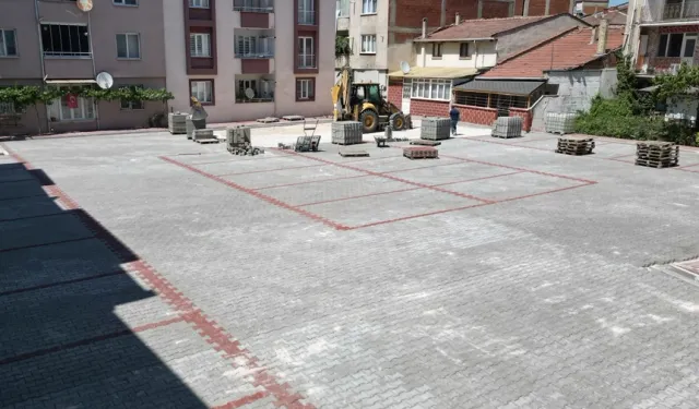 Bursa İnegöl'ün çıkmazları ücretsiz otoparka dönüşüyor