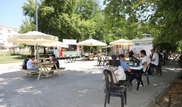 Engelsiz kafe yenilenen yüzüyle hizmete devam ediyor