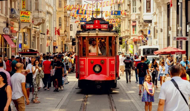 İstanbul göçün merkezi oldu! 2024'te Türkiye’ye 314 bin göç, yurt dışına 424 bin göç
