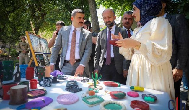 Hakkari'de Öğrencilerin Fırçasından Duygulara Yolculuk