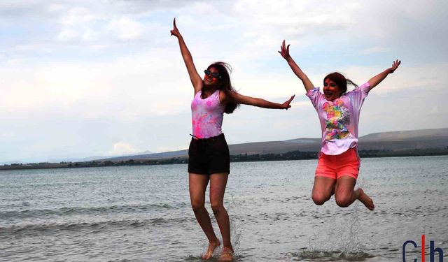 Van, Bayram Tatilinde İranlı Turistlerin Akınına Uğradı