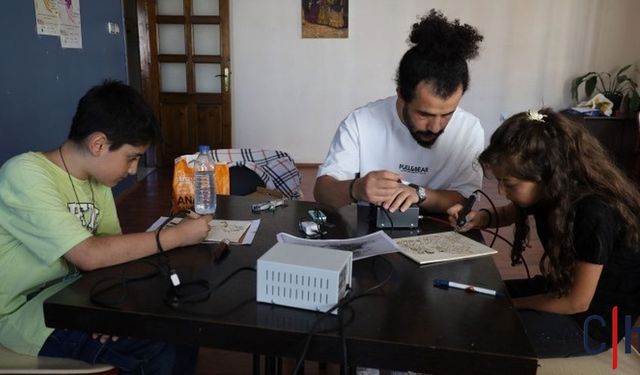 Çocuklar, Kendi Dilinde Sanat Yapıyor: “Hêviyên Hunêrê” Sergisi