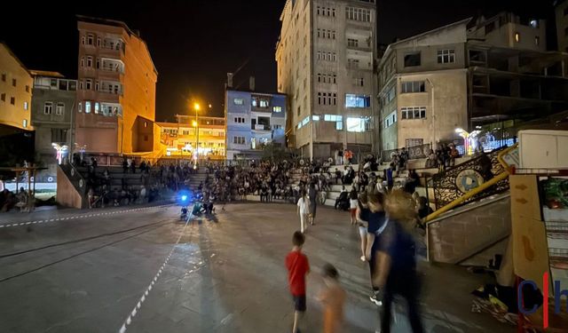 Hakkâri Belediyesi Kent Park’ta Sinema ve Karaoke Etkinlikleri Düzenliyor