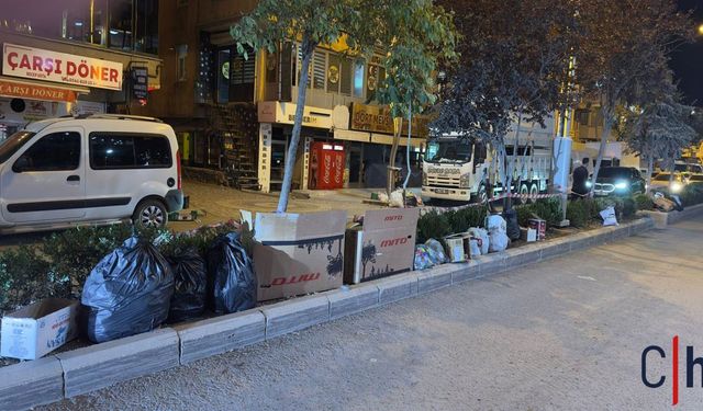 Hakkari'de Orta Refüjlere Bırakılan Çöp Poşetleri Tepki Çekti