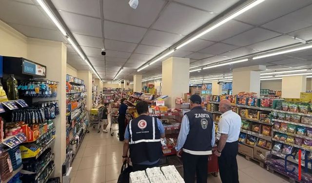 Hakkari'de Okullar Açılmadan Zincir Marketlerde Kırtasiye Ürünleri Denetimi