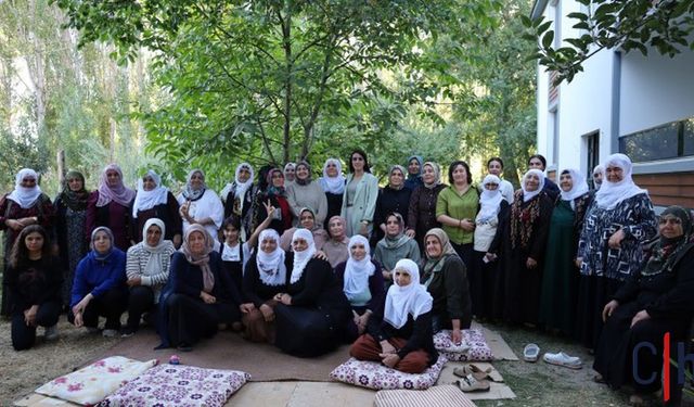 Kadın Hakları ve Özgürlük İçin Atölye: Kadınların Rolü Öne Çıktı