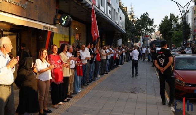 Kayyum Tarafından İşten Çıkarılan 223 İşçi Ekmek ve Onuru İçin Alanlarda
