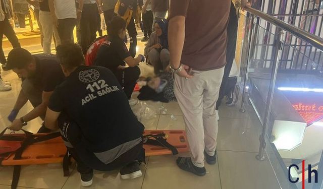 AVM'de Bir Kadın 5. Kattan Atlayarak İntihar Girişiminde Bulundu