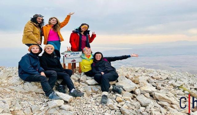Sümbül Dağı'nda Unutulmaz Zirve Anı