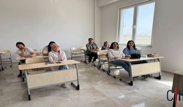 Hakkari'de İşitme Engellilerle İletişim İçin İşaret Dili Eğitimi