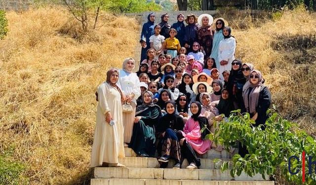 Şemdinli Belediye Başkanı, Kayalar Köyü Kız Kur'an Kursu Öğrencilerini Ağırladı