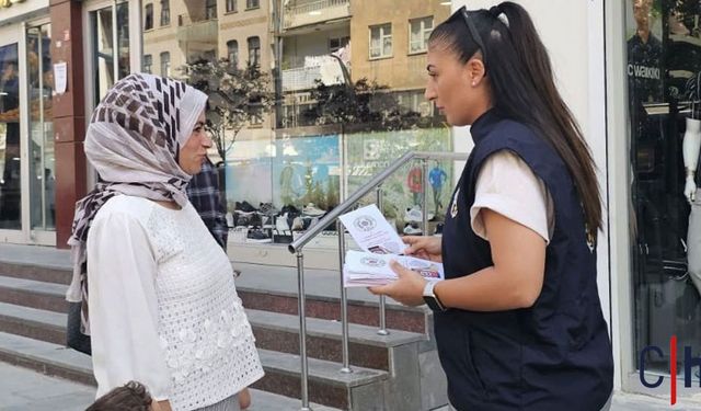 Hakkari'de Emniyet Ekiplerinden KADES Uygulaması Hakkında Bilgilendirme