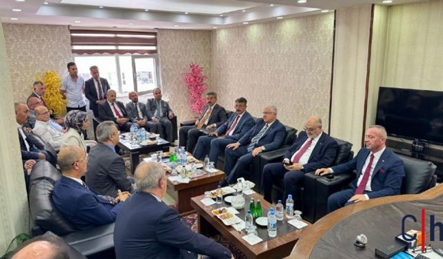 Bakan Güler Hakkari’de STK temsilcileriyle bir araya geldi