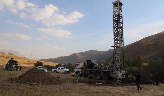 Hakkari’de Kuraklık Alarmı: Otluca’da Su Sondaj Çalışmaları Başladı