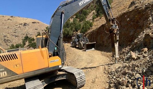 Şemdinli’de Köylülerin Yıllardır Beklediği Yol Çalışması Başladı