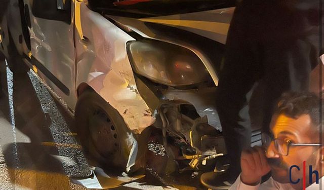 Hakkari Yüksekova’da Trafik Kazası: 3 Kişi Yaralandı