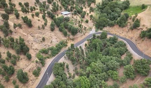Hakkari Şemdinli’de Asfalt Çalışmasıyla Ulaşım Kolaylaşıyor