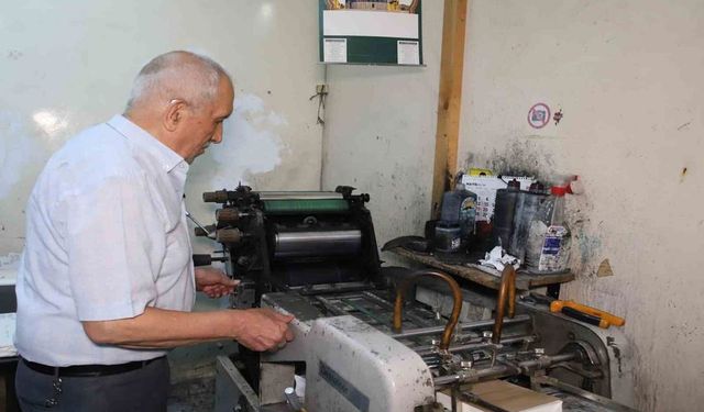 66 Yıldır Eski Makinelerle Matbaacılık Yapıyor