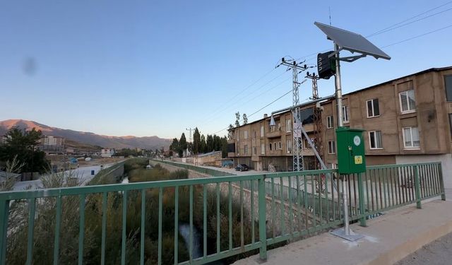 Hakkari'de taşkın riskine karşı erken uyarı sistemi kuruldu
