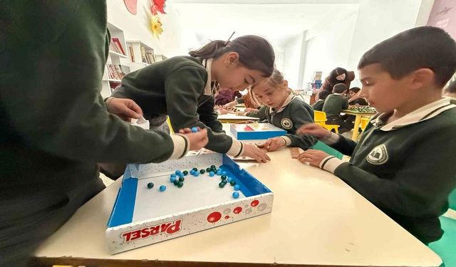 Hakkari'de Öğrencilere Akıl Ve Zeka Oyunları Desteği