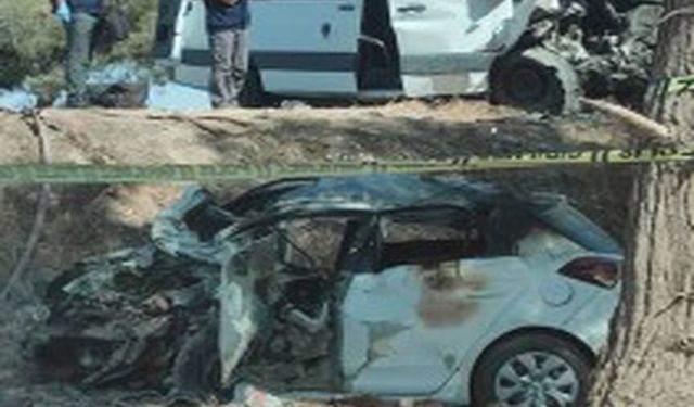 İki Araç Kafa Kafaya Çarpıştı Kazada 1 Ölü, 12 Yaralı