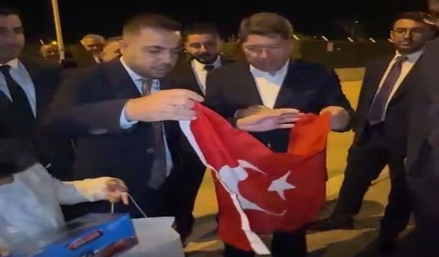 Adalet Bakanı Yılmaz Tunç’a Yüksekova’da Anlamlı Veda Sürprizi
