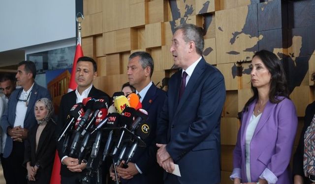 Özel ve Bakırhan’dan Ortak Mesaj: Türkiye’de Seçilmiş İrade Önceliklidir