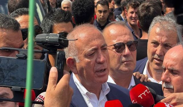 Gürsel Tekin, CHP İstanbul İl Başkanlığı’na Kayyım Olarak Polis Eşliğinde Girdi
