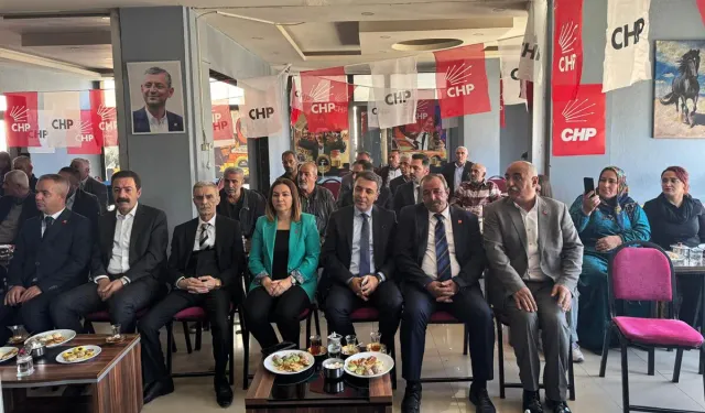 CHP’de Yüksekova Kongresi: Eski Başkan Selim Genç Güven Tazeledi