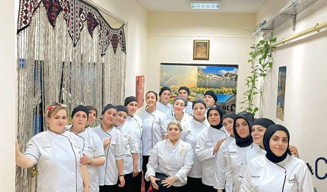 “23 Kadın, Bin Sofra: Hakkari HEM Mutfağı Kadın Emeğinin Zaferi Oldu”